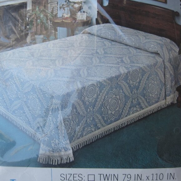NEW Vintage Morgan Jones Jamestown Bedspread Full Rose Cream Chenille Fringe USA - Picture 7 of 7